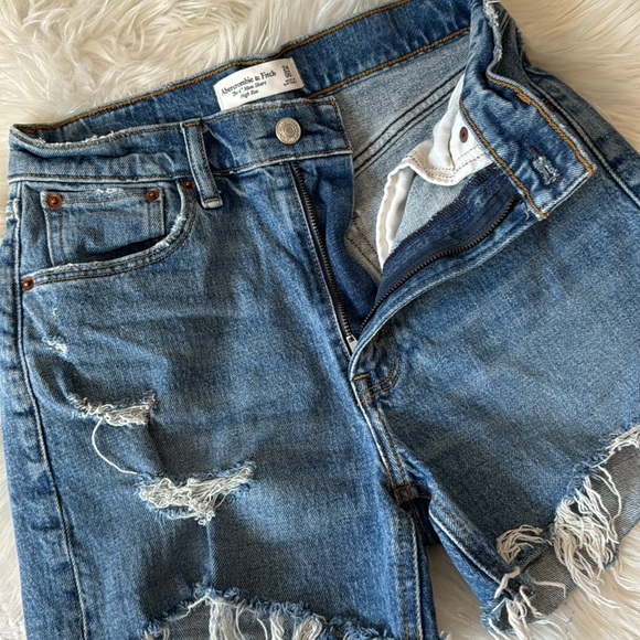 A b e r c r o m b i e & F i t c h • High rise 4” denim cutoff short - Picture 4 of 7
